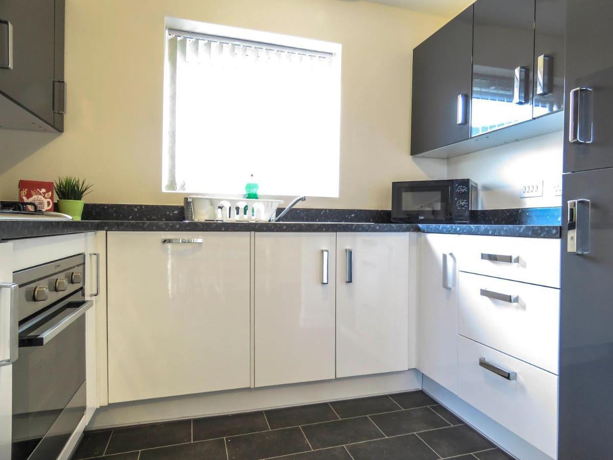 Tudors Esuites 4 Bedroom House Driveway & Garden Birmingham Extérieur photo